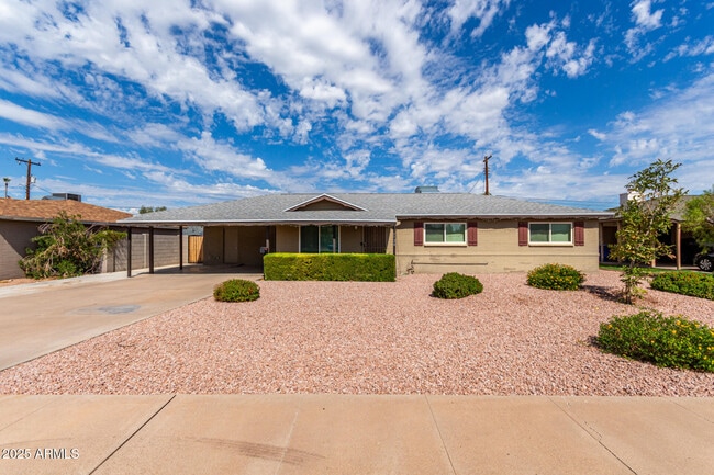 property at 1520 W 6th St