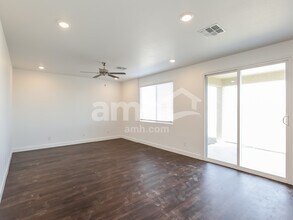 8851 N 171st Dr in Waddell, AZ - Foto de edificio - Building Photo