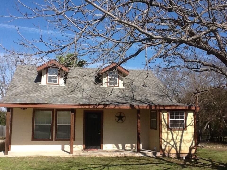 404 Chaparral Rd in Austin, TX - Building Photo