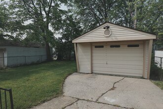 13407 Sherman Ave in Warren, MI - Building Photo - Building Photo