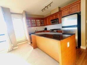 151 2nd St W in North Vancouver, BC - Building Photo - Building Photo