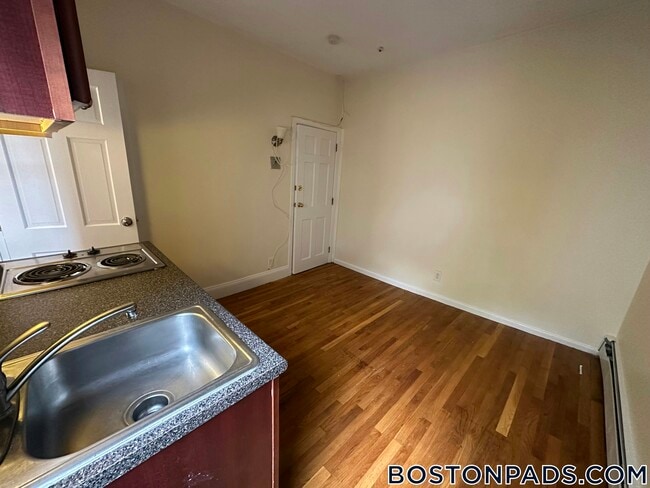 51 S Huntington Ave in Boston, MA - Building Photo - Building Photo