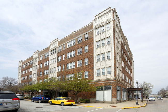 Southmoor Apartments in Hammond, IN - Building Photo - Building Photo