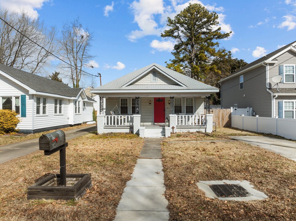 2808 Eustis Ave in Chesapeake, VA - Foto de edificio