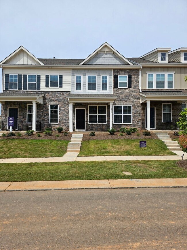 8028 Whitegrove Rd in Mint Hill, NC - Building Photo - Building Photo