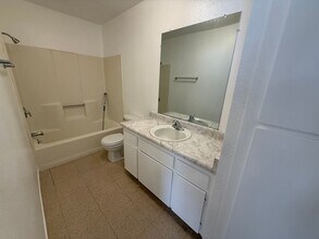 118 W Boone St in Santa Maria, CA - Building Photo - Building Photo