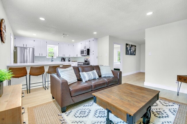 property at 941 Mulberry Ln