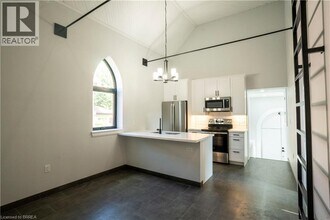 130 Elgin St in Brantford, ON - Building Photo - Building Photo