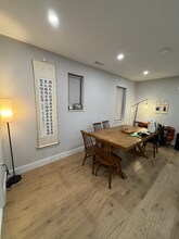 157 Maverick St, Unit 2 in Boston, MA - Foto de edificio - Building Photo