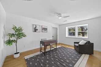 250 Oak Hill Dr in Trophy Club, TX - Building Photo - Building Photo