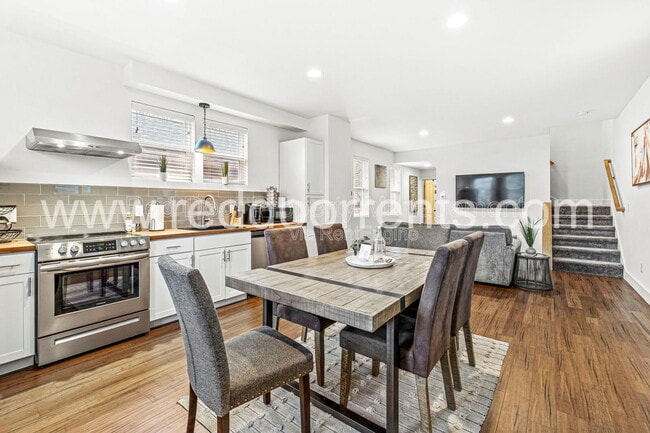 property at 1619 N Tacoma Ave