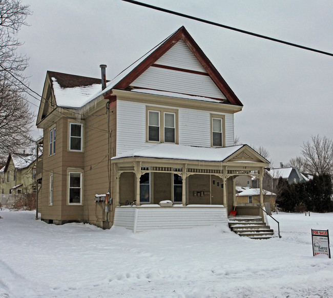 16-18 Baker St in Auburn, NY - Foto de edificio - Building Photo