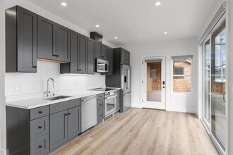 1200 Danmann Ave in Pacifica, CA - Building Photo - Building Photo