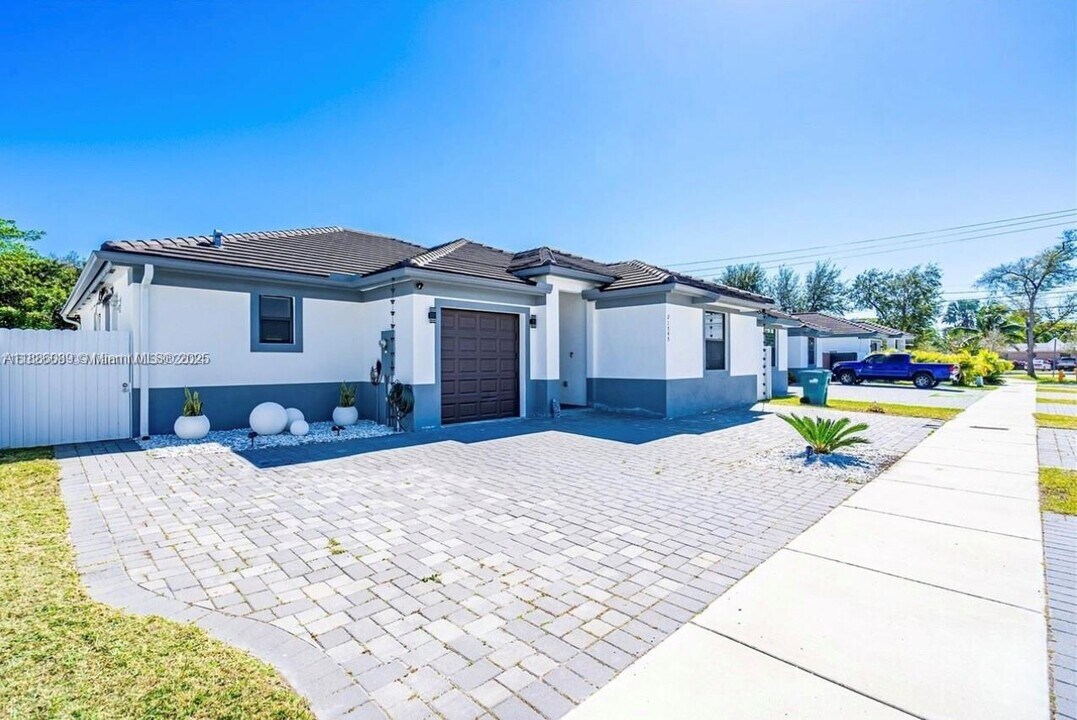 21545 SW 125th Psge in Miami, FL - Building Photo