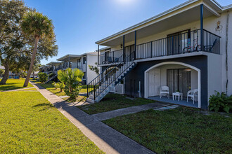 The Park at Topaz Cay in Melbourne, FL - Building Photo - Building Photo