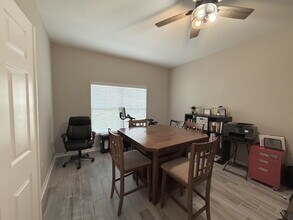 9308 Crescent Ray Dr in Wesley Chapel, FL - Building Photo - Building Photo