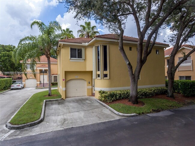 11207 Lakeview Dr in Coral Springs, FL - Building Photo - Building Photo