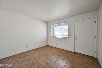 725 E Vogel Ave in Phoenix, AZ - Building Photo - Building Photo