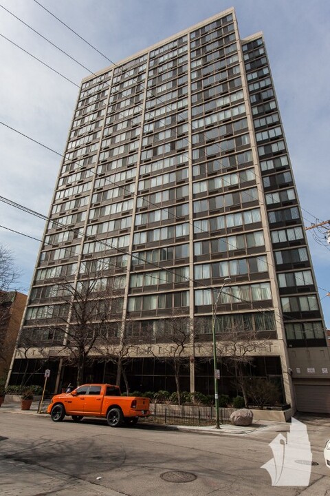 2754 N Hampden Ct, Unit #  1903 in Chicago, IL - Foto de edificio