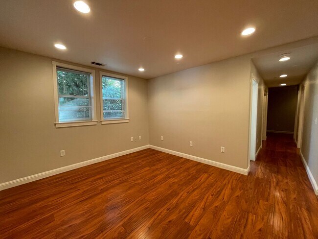 1822 T St in Sacramento, CA - Building Photo - Building Photo