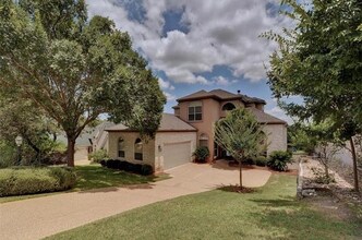 404 Golf Crest Ln in Lakeway, TX - Building Photo - Building Photo
