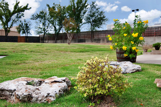 Sydney Court Townhomes in Tulsa, OK - Building Photo - Building Photo