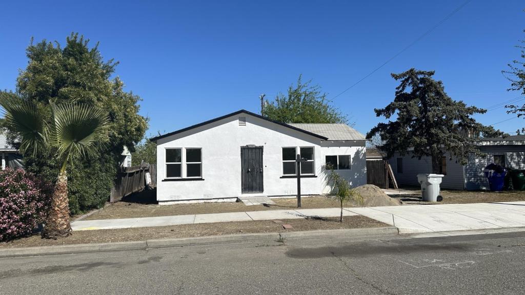 1740 Liberty St in Atwater, CA - Building Photo