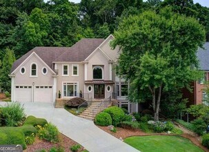 3850 Glenhurst Dr in Smyrna, GA - Building Photo - Building Photo