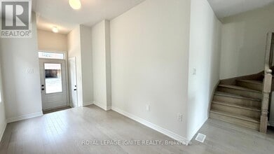 1234 Elizabeth MacKenzie Dr in Pickering, ON - Building Photo - Building Photo