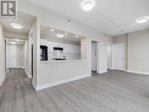 2 Neptune Dr in Toronto, ON - Building Photo - Building Photo