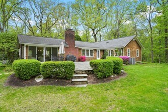 104 Silver Spring Rd in Ridgefield, CT - Building Photo - Building Photo