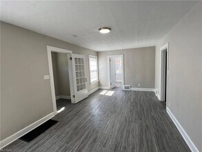 3573 Cummings Rd in Cleveland Heights, OH - Foto de edificio - Building Photo