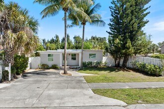 543 NE 3rd Ave in Delray Beach, FL - Building Photo - Building Photo