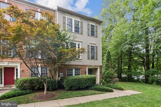 4322 Thomas Brigade Ln in Fairfax, VA - Building Photo - Building Photo