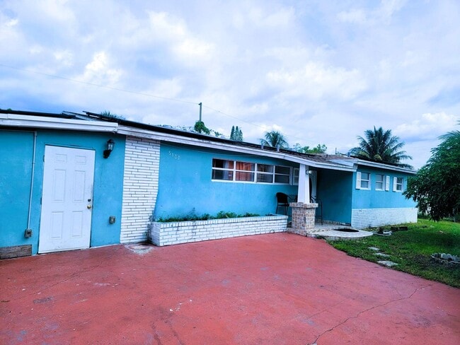 5137 45th St in West Palm Beach, FL - Building Photo - Building Photo