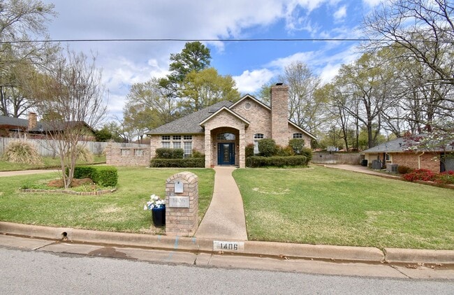 1406 Kingspark Dr in Tyler, TX - Building Photo - Building Photo