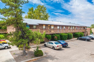 FREE UTILITIES!! GREAT VIBES!! in Albuquerque, NM - Building Photo