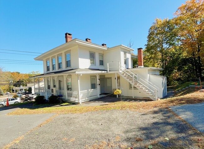 519 Main St in New Hartford, CT - Building Photo - Building Photo