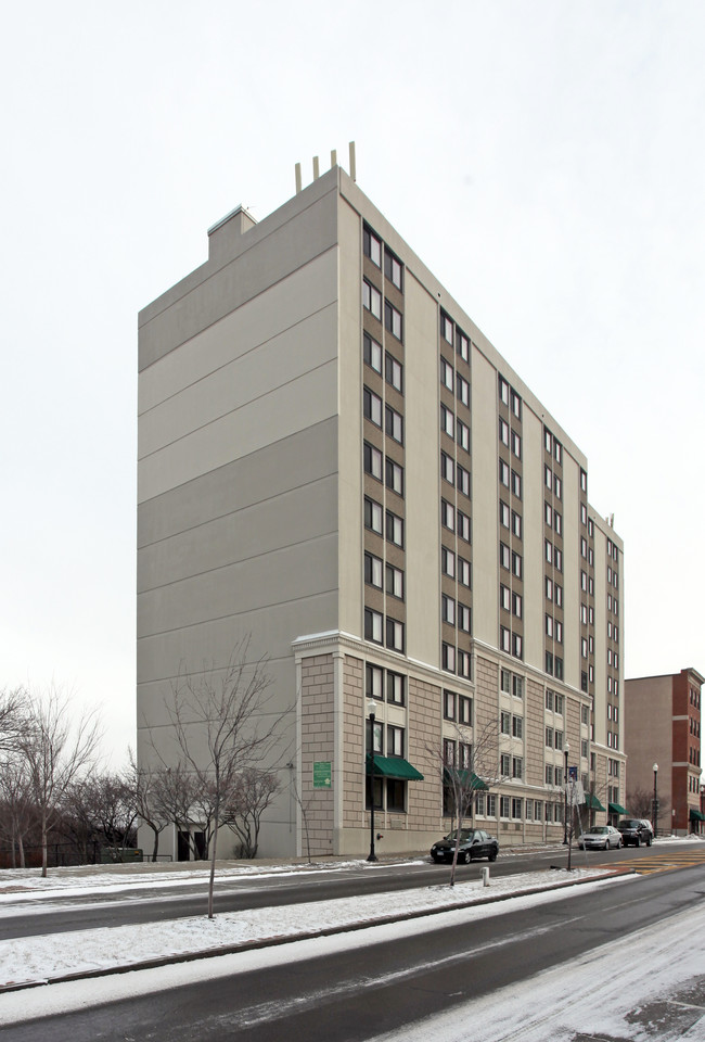 Urban Park Towers in Lockport, NY - Foto de edificio - Building Photo