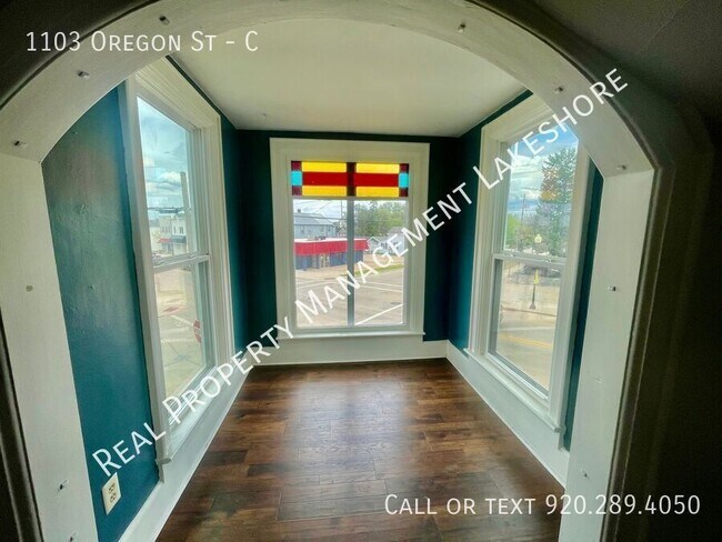 1103 Oregon St in Oshkosh, WI - Building Photo - Building Photo