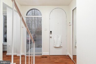 4920 Herkimer St in Annandale, VA - Building Photo