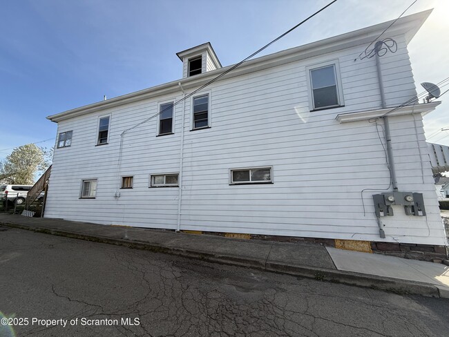 62-64 E Union St in Nanticoke, PA - Building Photo - Building Photo
