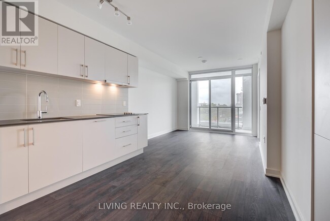 27-3027 Bathurst St