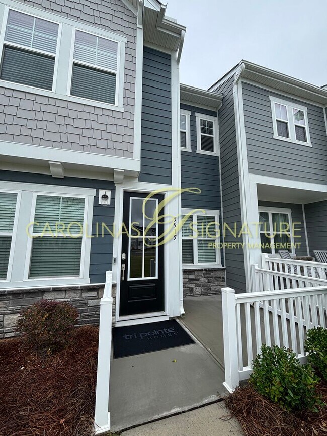 5680 Clear Creek Ln in Charlotte, NC - Building Photo - Building Photo