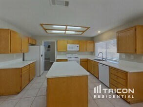 1584 Bright View Dr in Las Vegas, NV - Foto de edificio - Building Photo