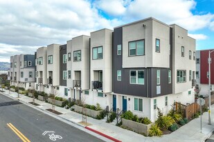 Ellis at Central Station in Oakland, CA - Building Photo