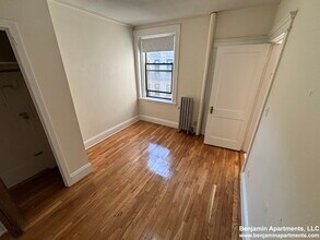 1263 Commonwealth Ave, Unit 49 in Boston, MA - Foto de edificio - Building Photo