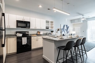 Avondale Hills in Decatur, GA - Building Photo