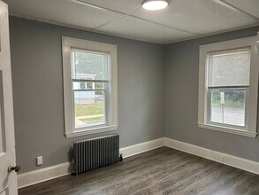 8 Cleveland St in Melrose, MA - Building Photo - Building Photo