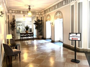 Wilshire Villas North in Los Angeles, CA - Foto de edificio - Building Photo